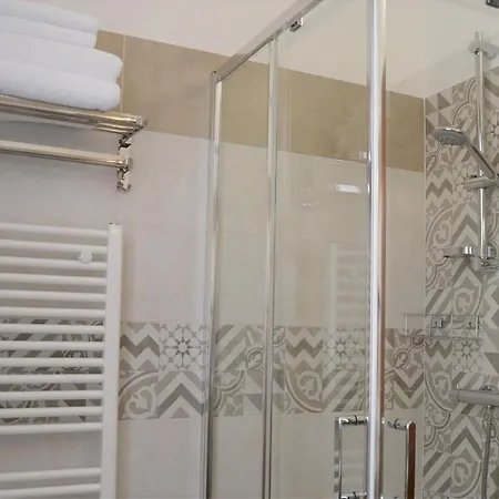 Nuscos Bed & Breakfast 3*